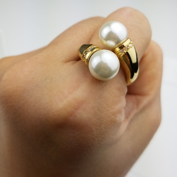 J Crew Flawless Graceful pearl Cuff Ring Size 7 - Picture 2 of 5